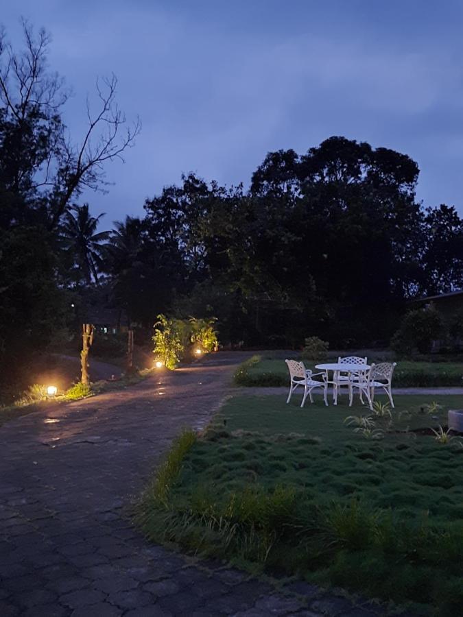 Villa Wodeyarmutt Tropical Luxury Living Sringeri Bagian luar foto